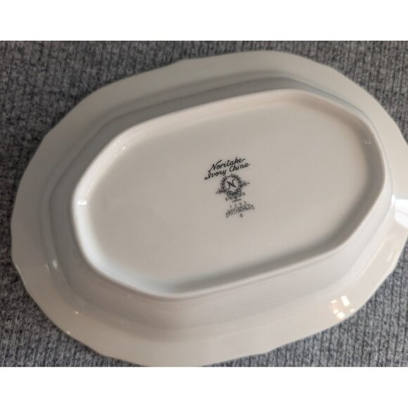 Noritake "Rothschild" Ivory China 10x7 Serving/Vegetable Dish, Platinum Trim EUC - Picture 4 of 5